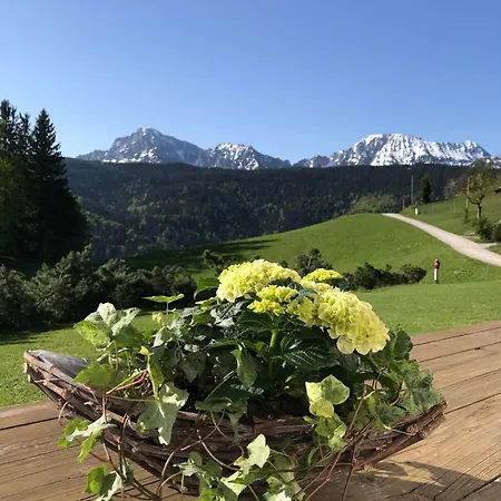 Haus Freynend Farm stay *